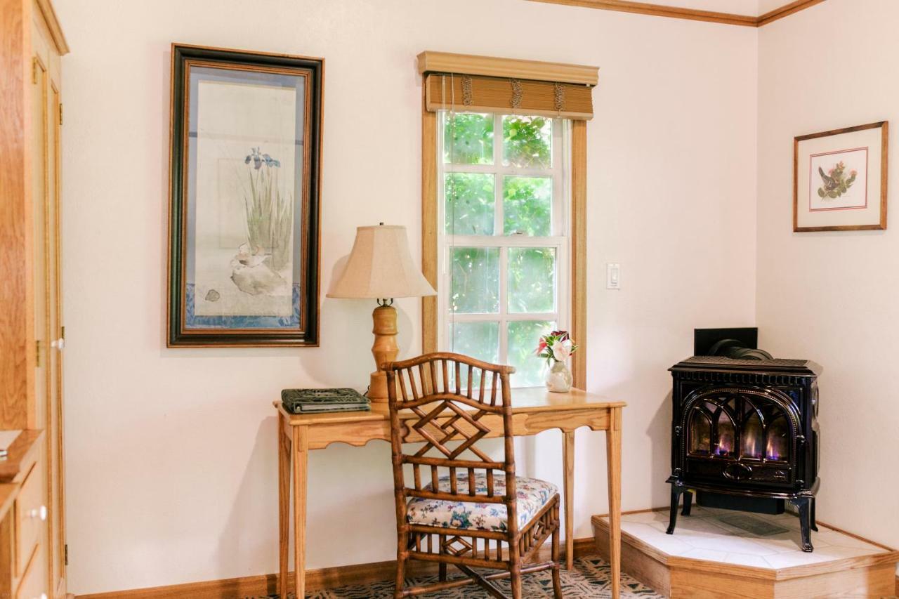 Kilauea Lodge&restaurant 3*